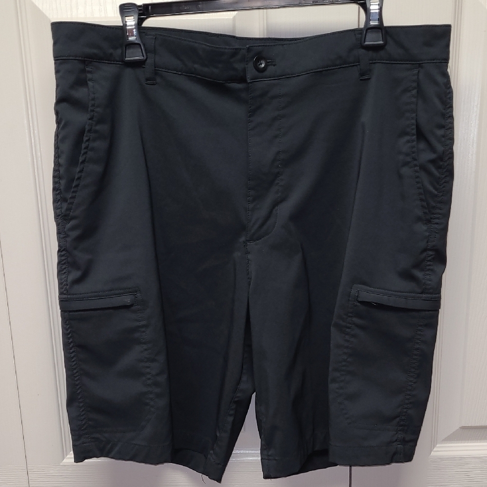 Chaps Golf 78 Black Men's Cargo Stretch Shorts Flat Front Size 36